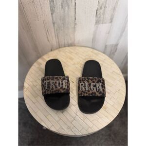 True religion woman’s Sandals